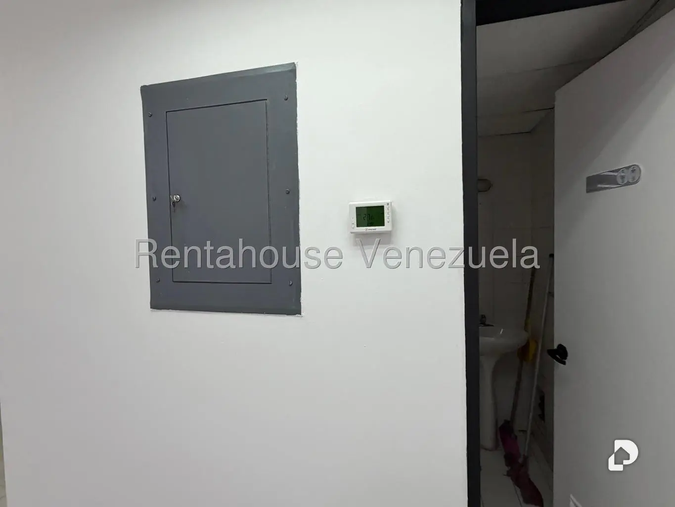 Oficina en Los Samanes, Caracas – 9
