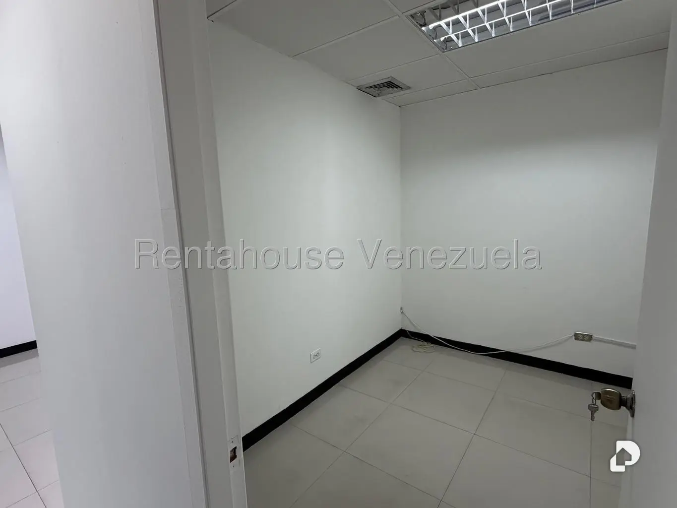 Oficina en Los Samanes, Caracas – 7