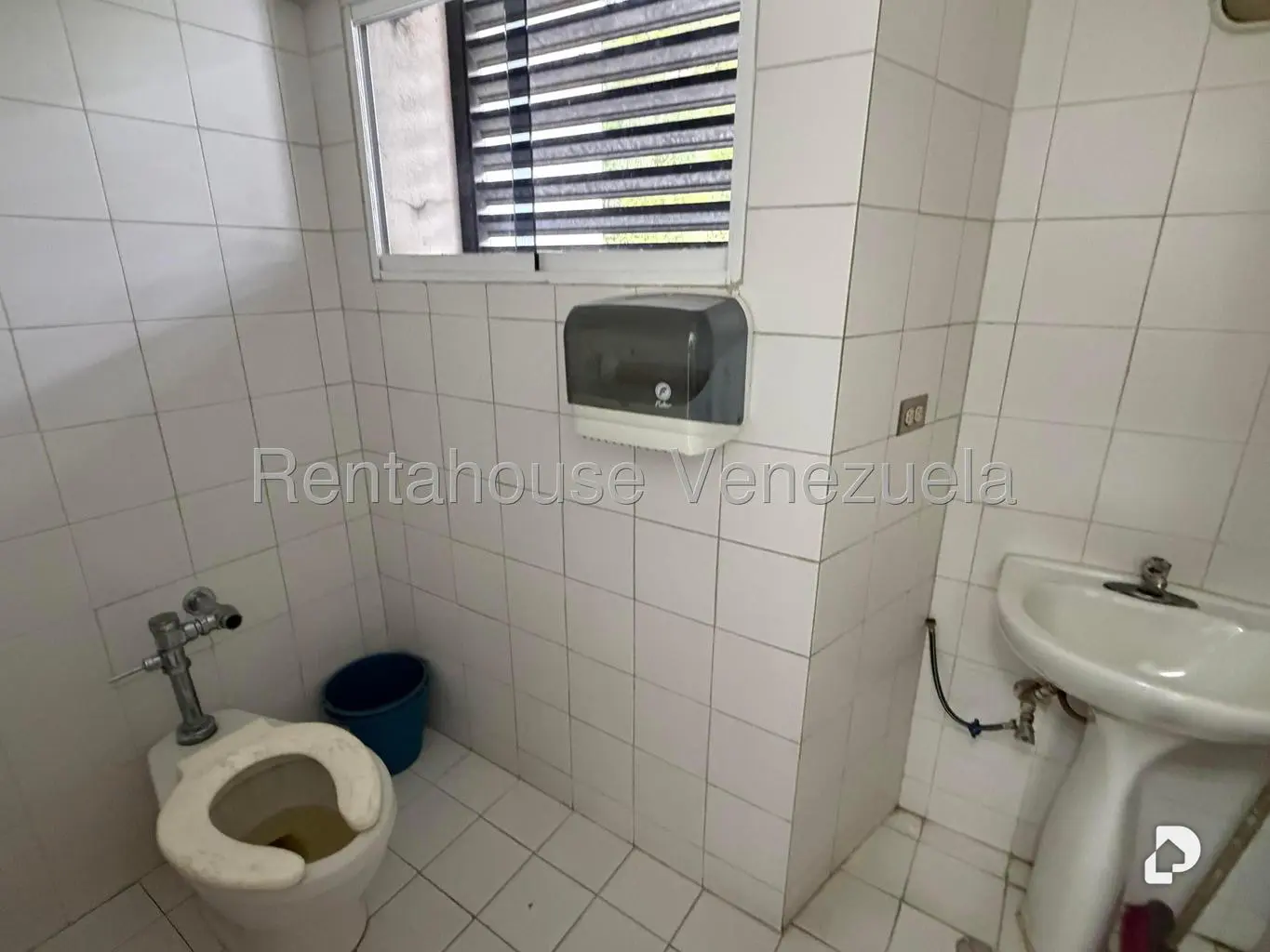 Oficina en Los Samanes, Caracas – 8