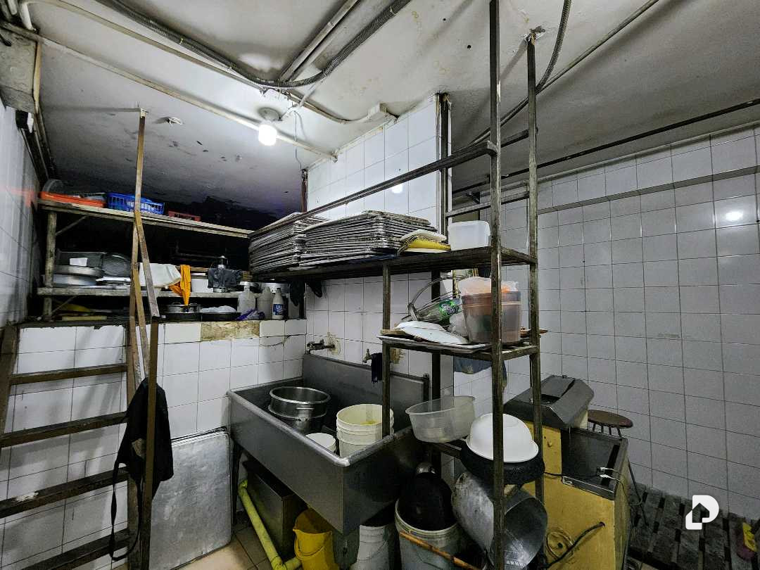 Local comercial en Colinas de Bello Monte, Caracas – 11