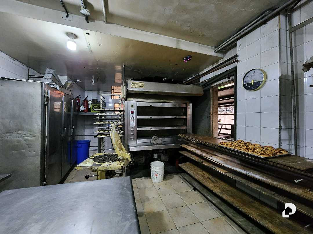 Local comercial en Colinas de Bello Monte, Caracas – 12