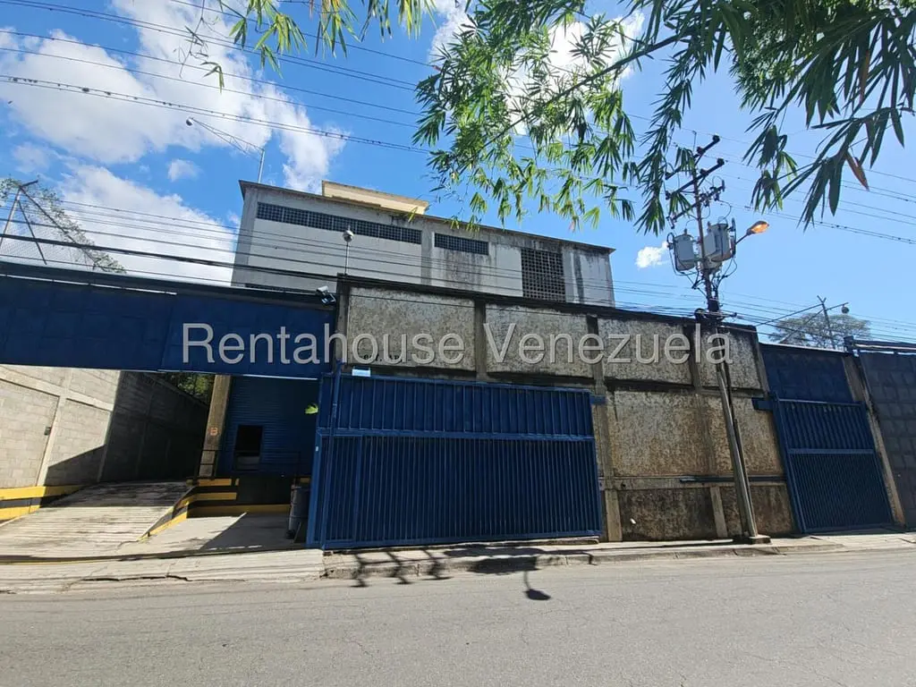 Edificio en La Guairita, Guarenas - 1