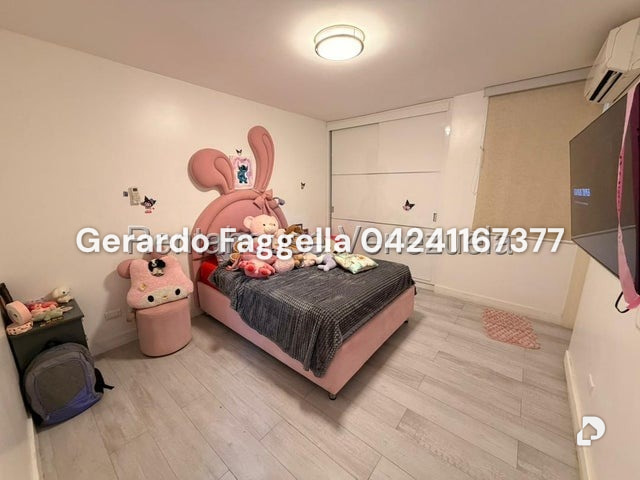 Apartamento en La Florida, Caracas – 12