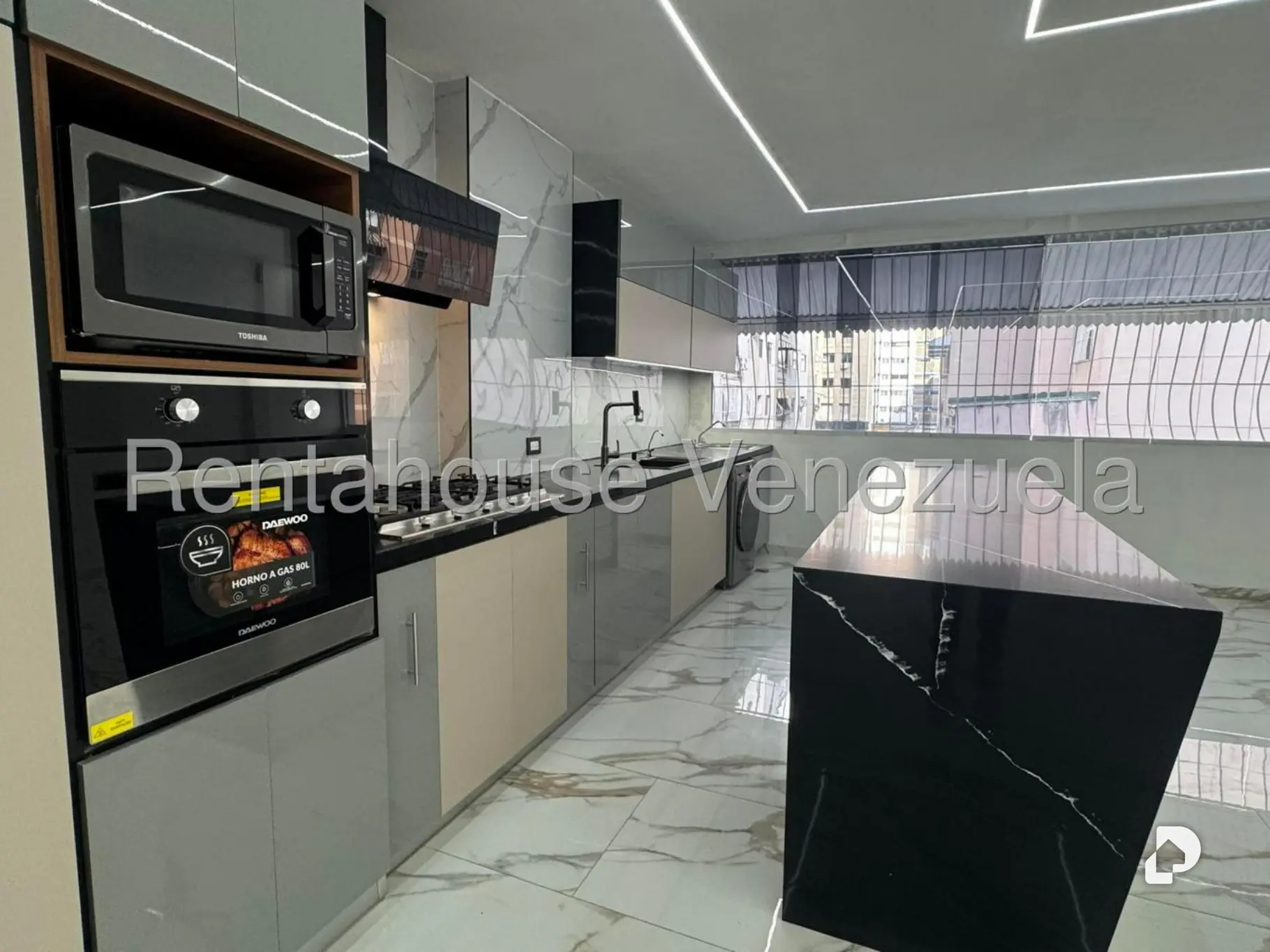 Apartment in Los Palos Grandes, Caracas – 4