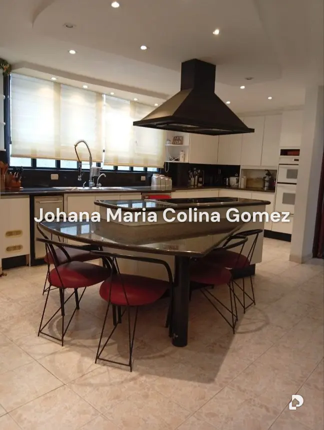 House in Lomas de La Lagunita, Caracas – 12