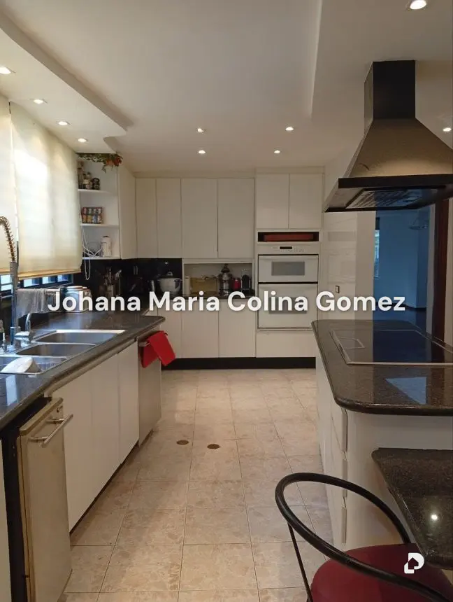 House in Lomas de La Lagunita, Caracas – 13