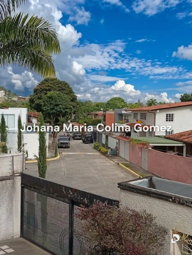 House in Lomas de La Lagunita, Caracas – 21