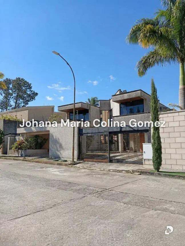 House in Lomas de La Lagunita, Caracas – 4