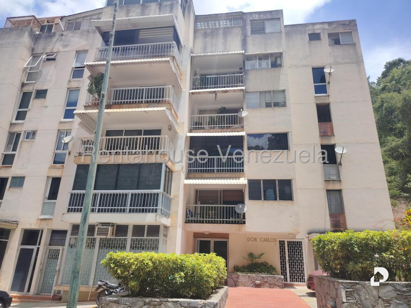Apartamento en Lomas de Chuao, Caracas – 1