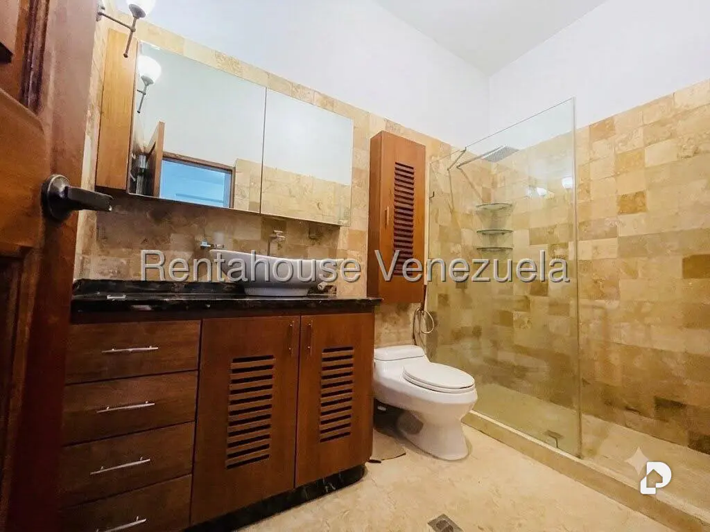 Casa en La Floresta, Caracas – 14