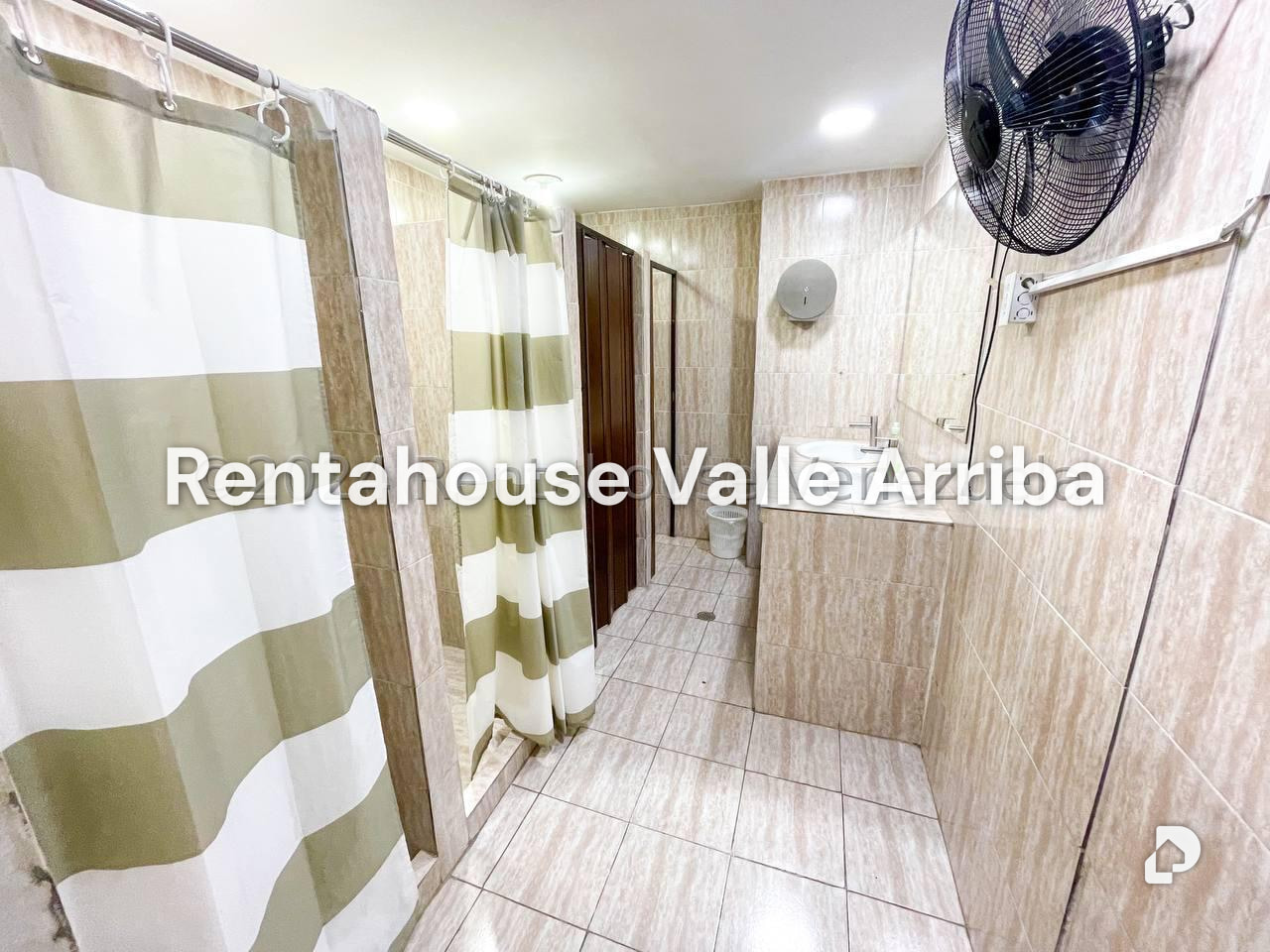 Local comercial en Los Palos Grandes, Caracas – 7