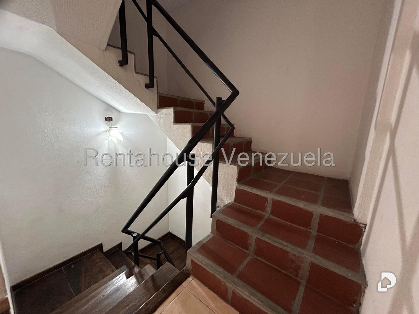 Apartamento en Los Palos Grandes, Caracas – 19