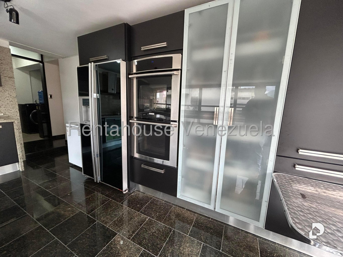 Apartamento en Los Palos Grandes, Caracas – 12