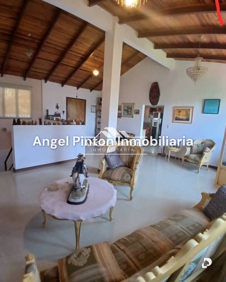 Casa en Altos del Halcón, Caracas – 10