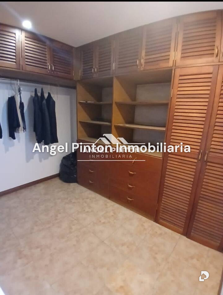 Casa en Altos del Halcón, Caracas – 15