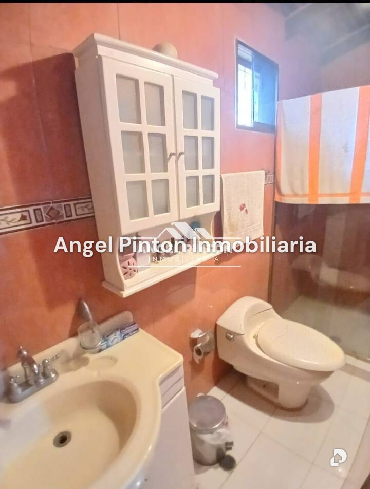 Casa en Altos del Halcón, Caracas – 13