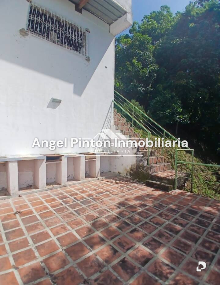 Casa en Altos del Halcón, Caracas – 17
