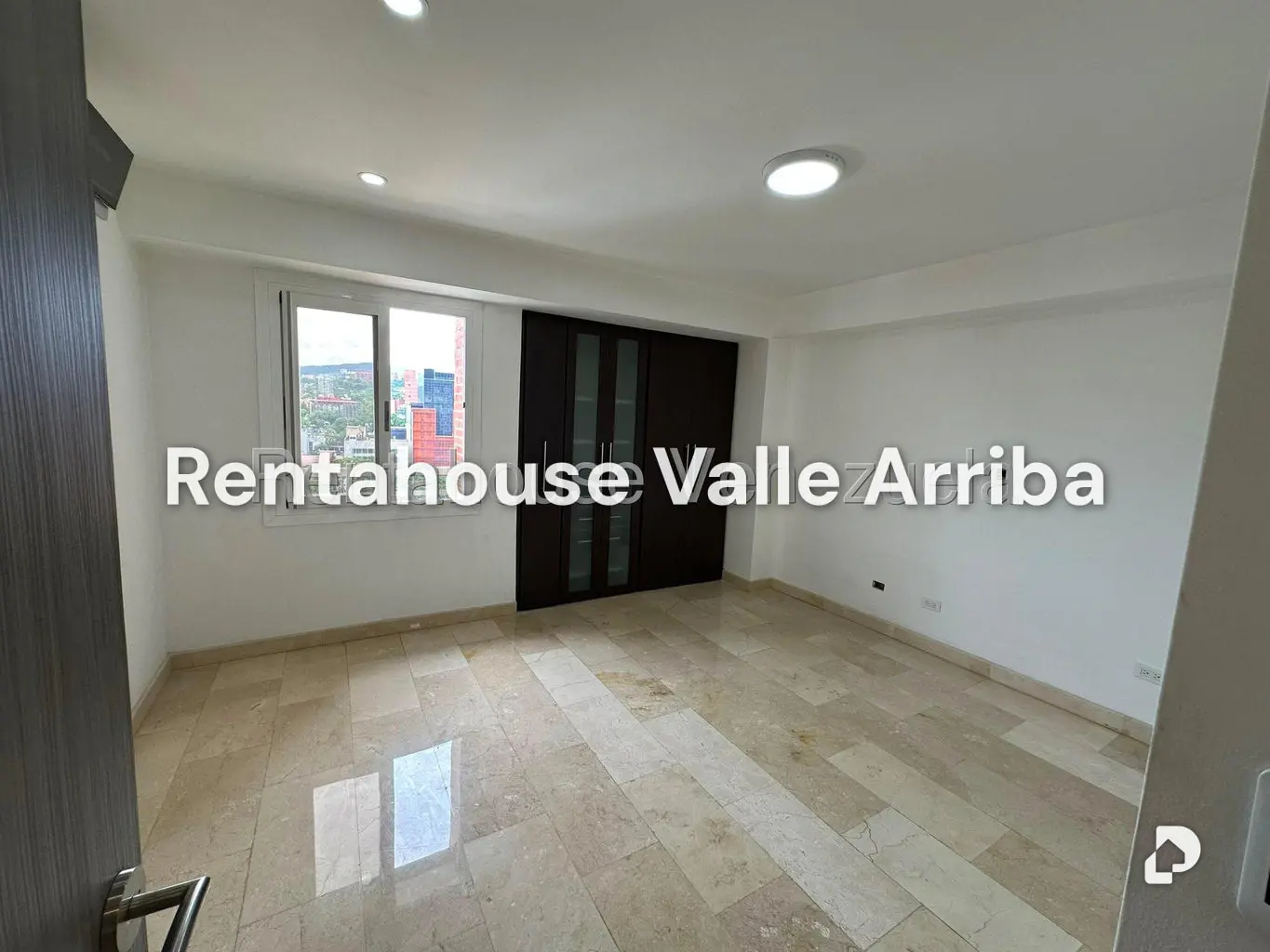 Apartamento en El Rosal, Caracas – 18