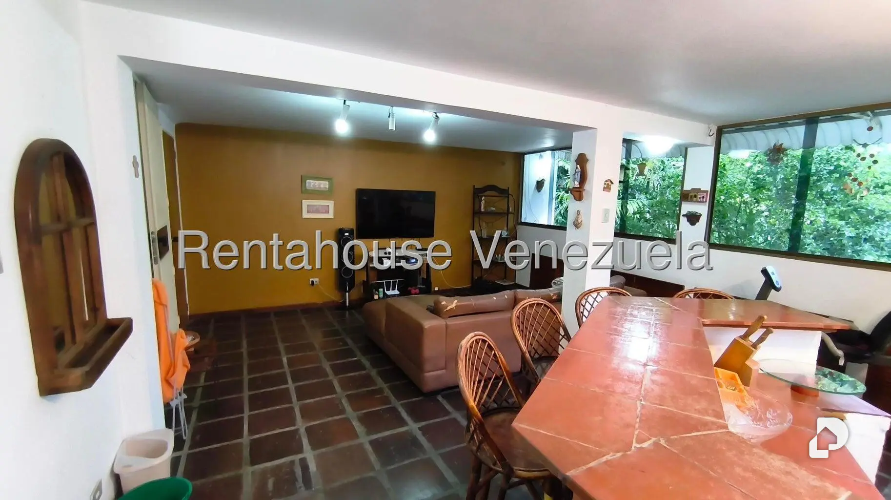 Casa en Lomas De La Trinidad, Caracas – 24