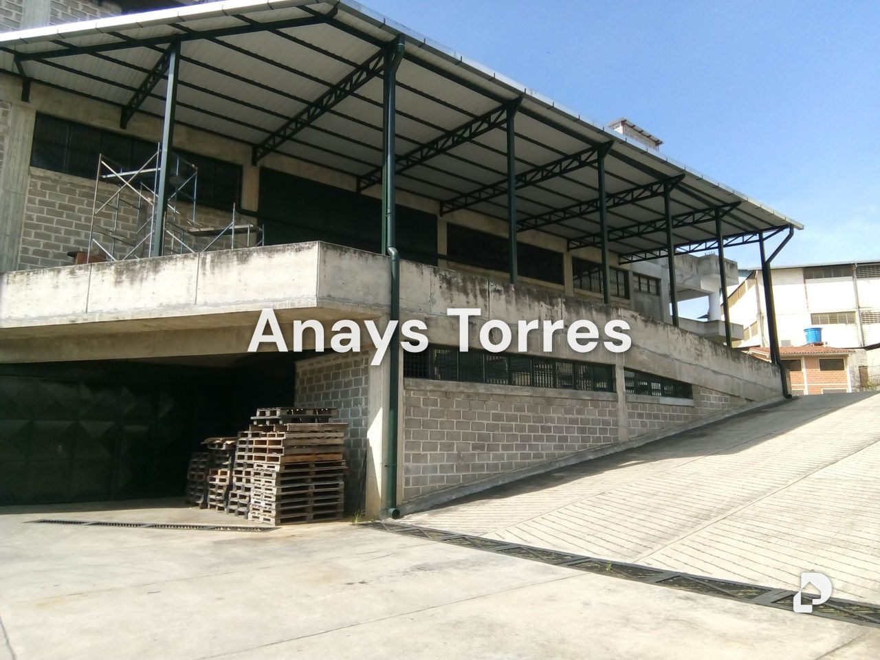 Edificio en Carrizal, Altos Mirandinos – 1