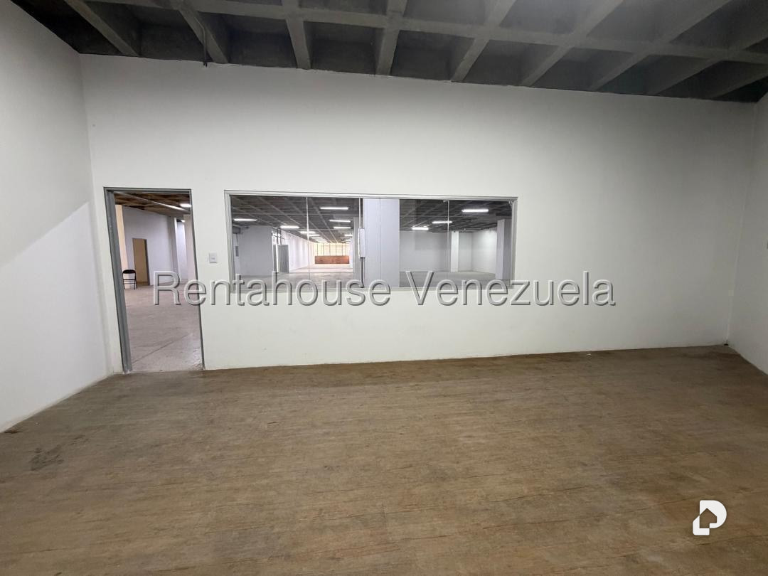 Local comercial en El Valle, Caracas – 10