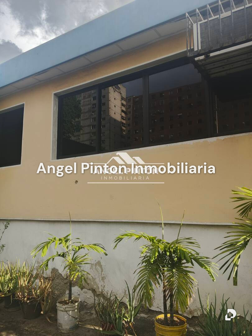 Local comercial en Avenida Libertador, Caracas – 2