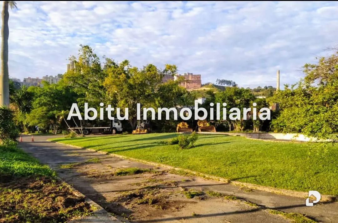 Land in Santa Inés, Caracas – 2