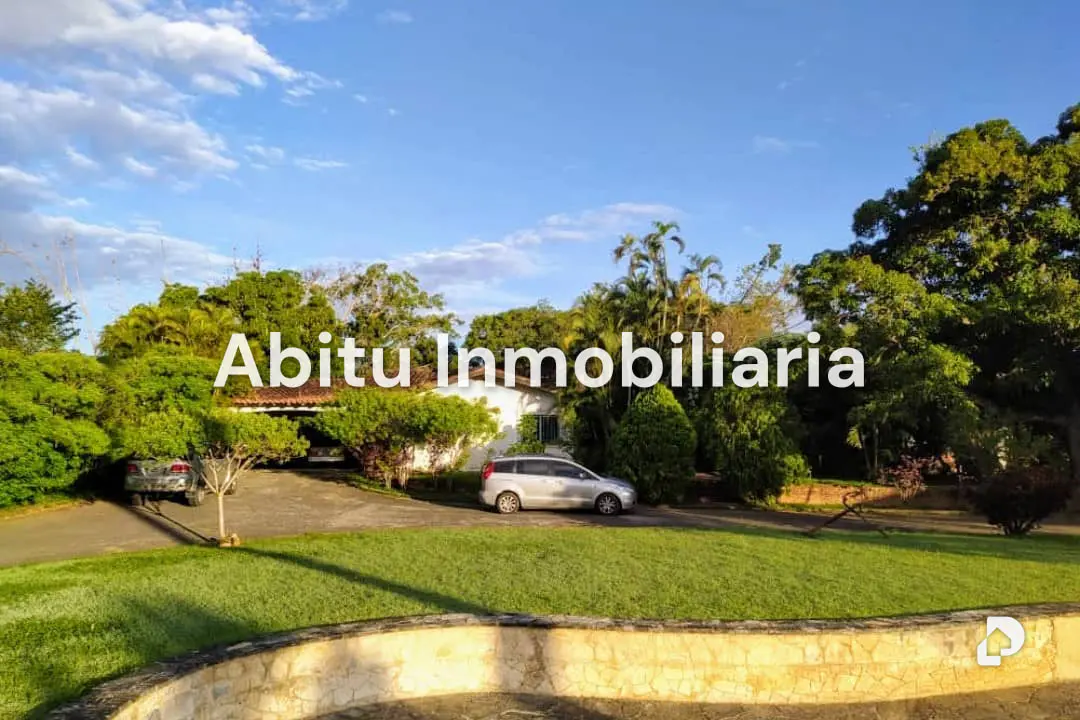 Land in Santa Inés, Caracas – 1