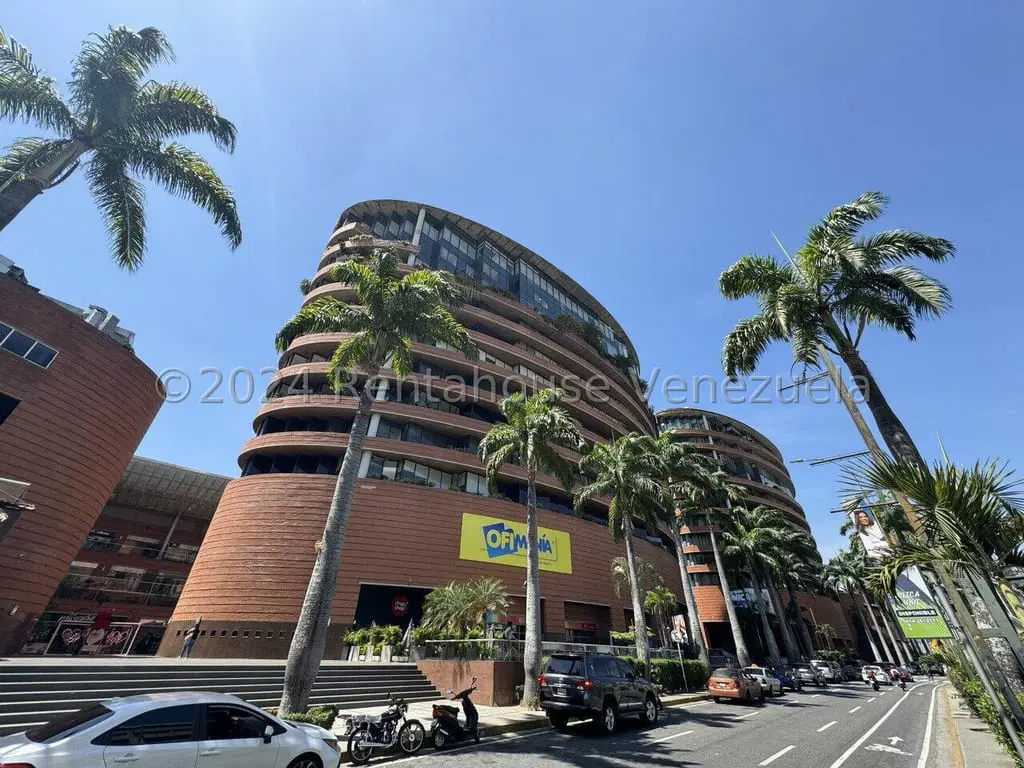 Commercial space in La Castellana, Caracas - 1