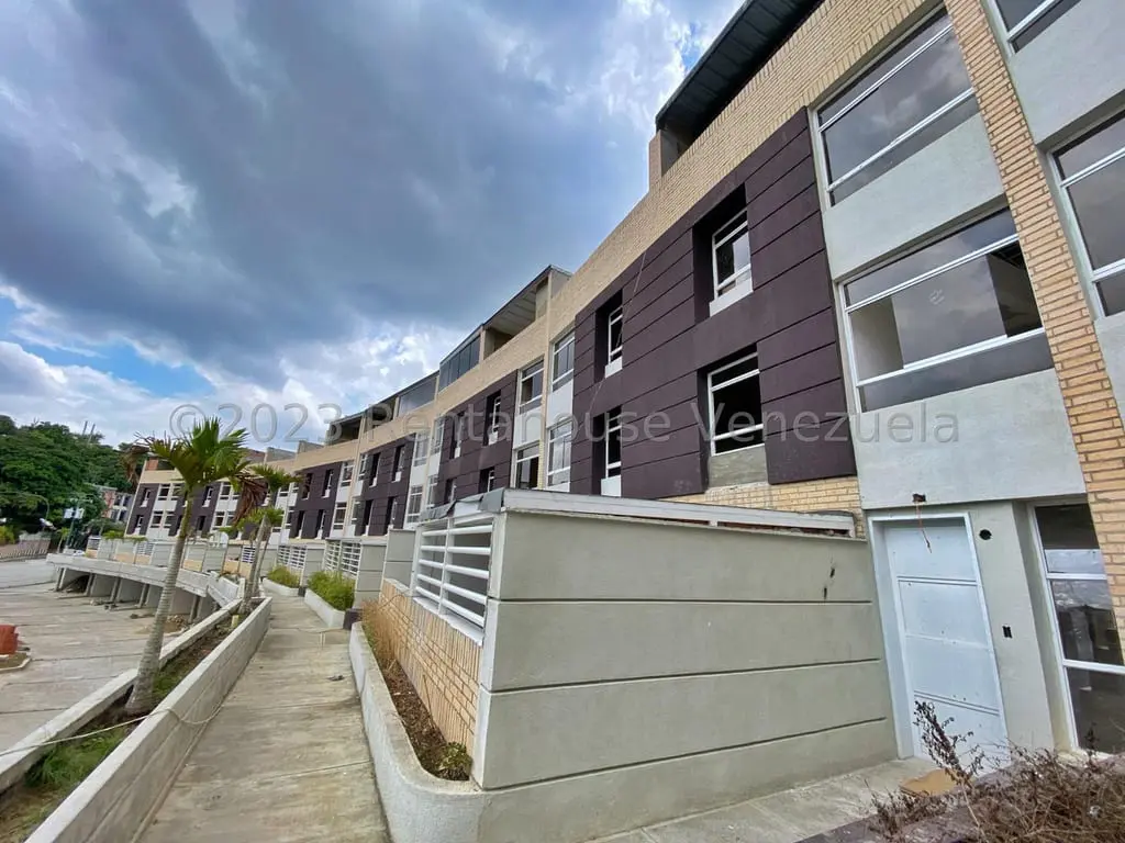 Casa en Colinas de La Tahona, Caracas - 1