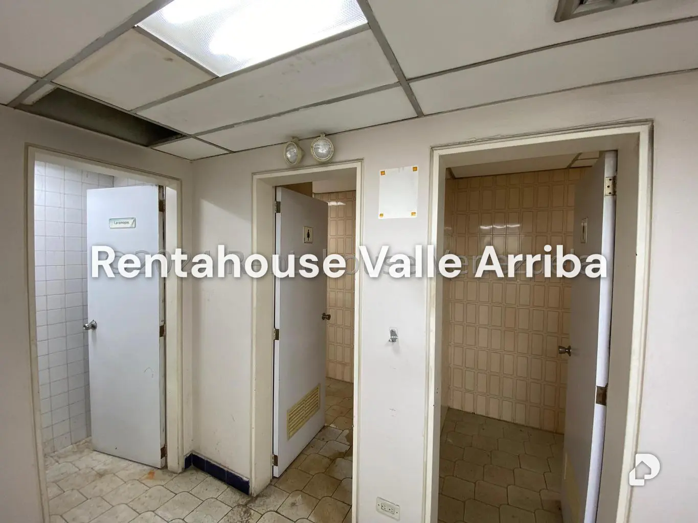 Local comercial en San Bernardino, Caracas – 24