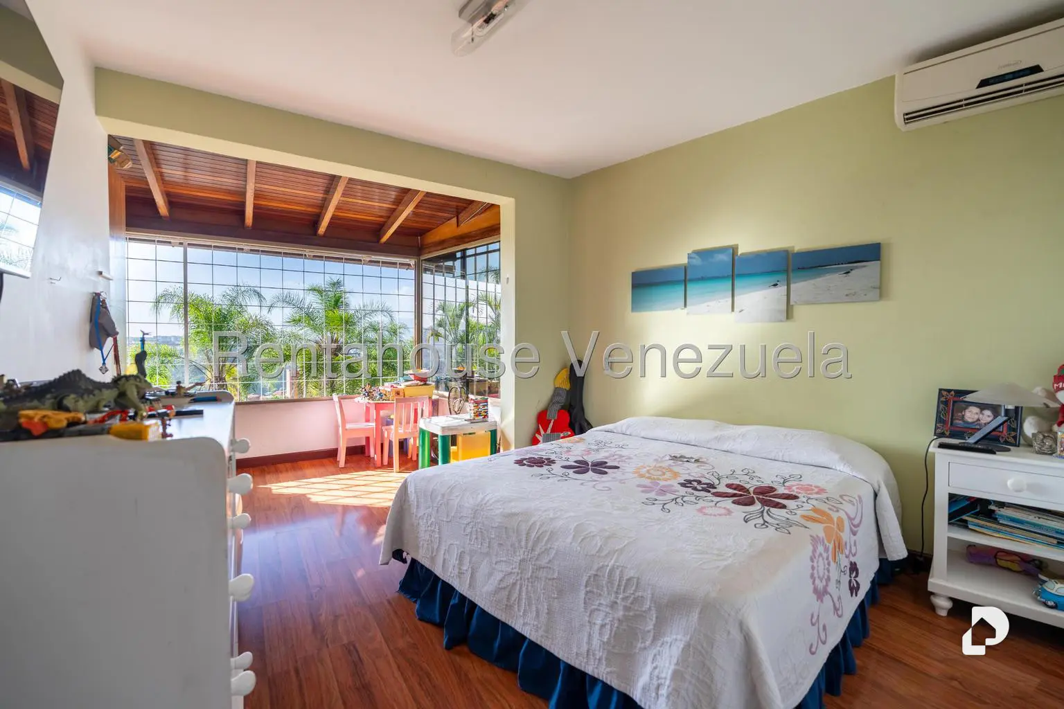Anexo en La Tahona, Caracas – 18