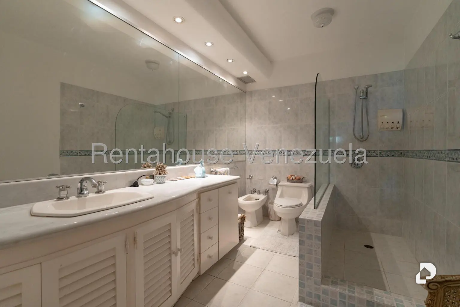 Anexo en La Tahona, Caracas – 12