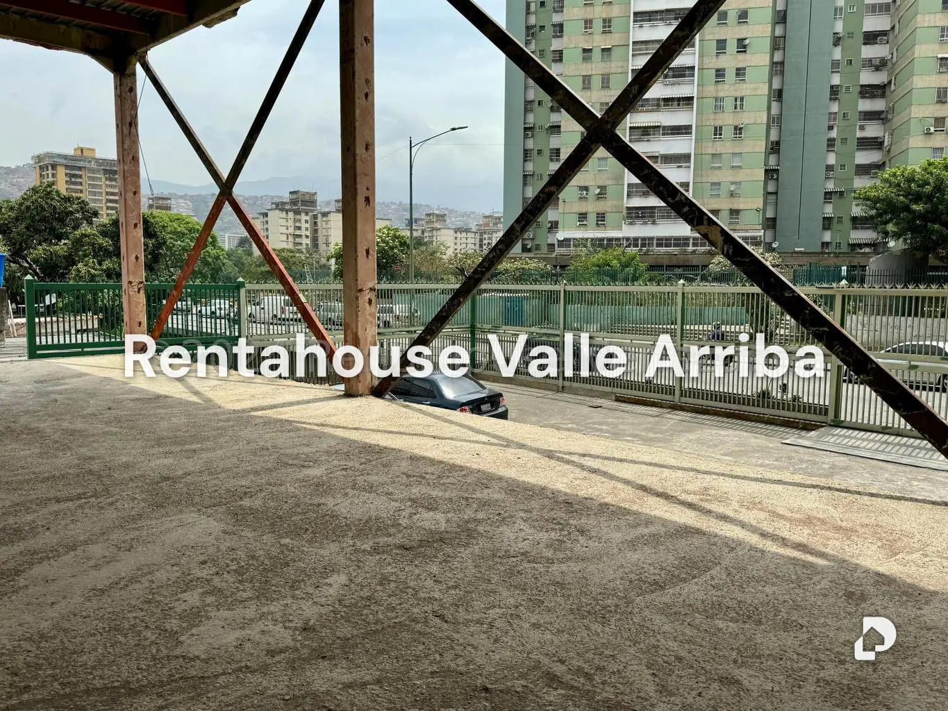 Local comercial en El Paraíso, Caracas – 12