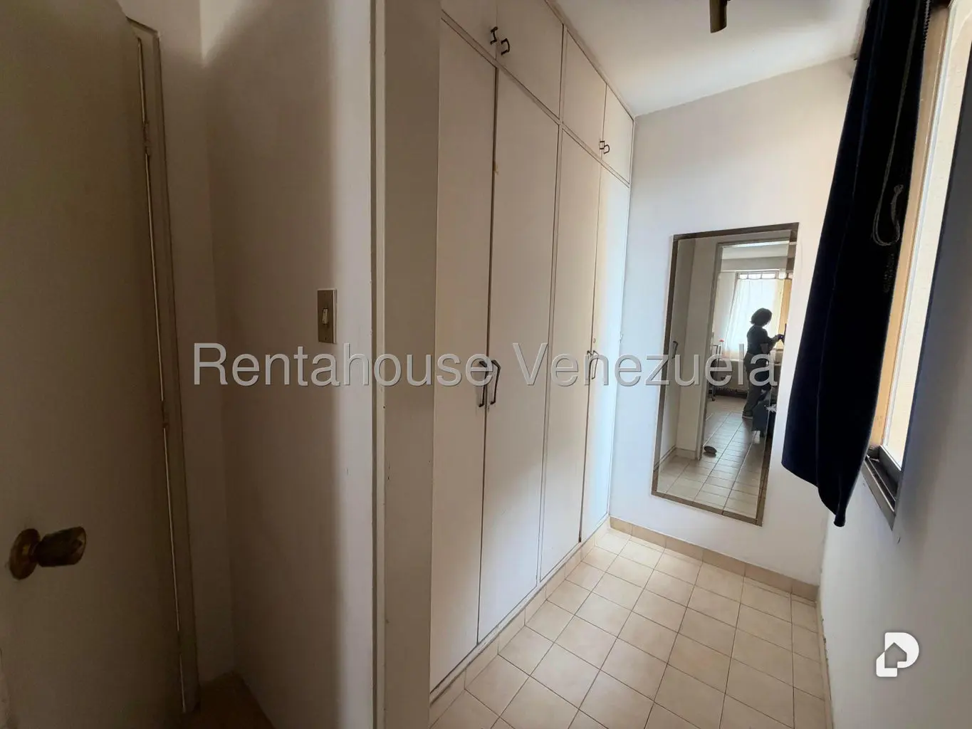 Apartamento en La Florida, Caracas – 24