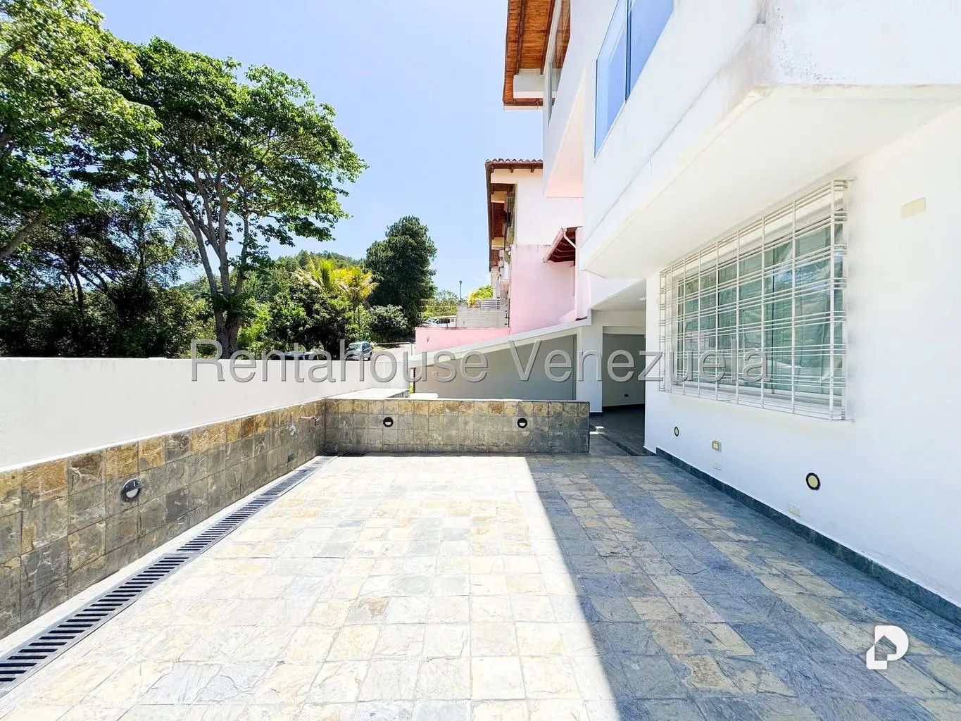 Casa en Prados del Este, Caracas – 85