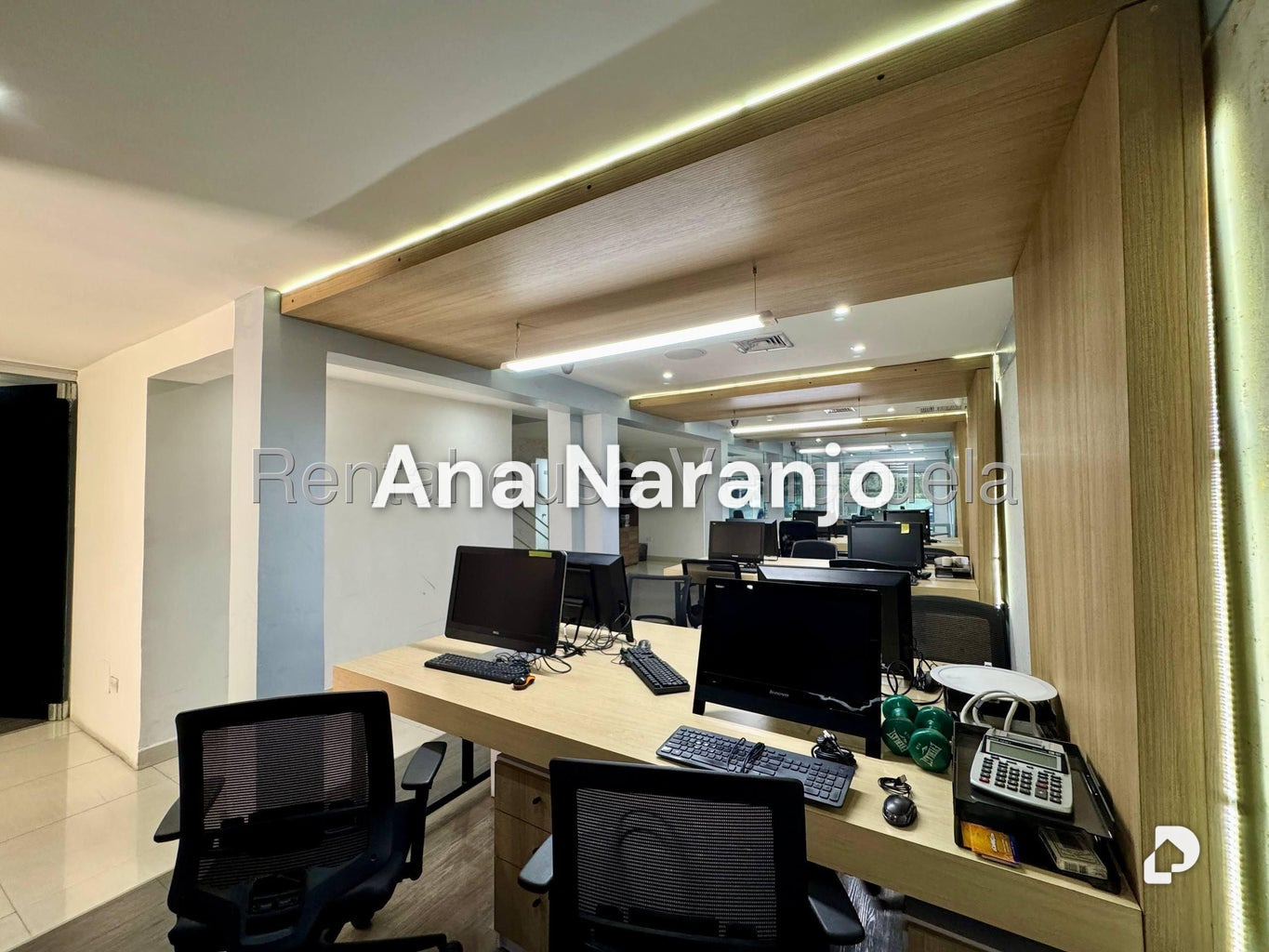 Local comercial en Chuao, Caracas – 25