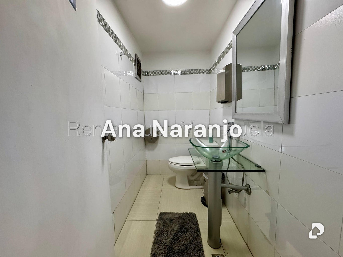 Local comercial en Chuao, Caracas – 56