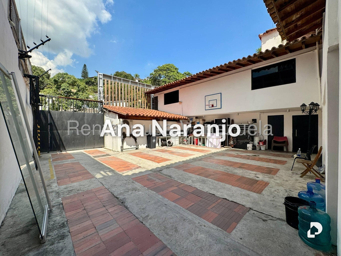 Local comercial en Chuao, Caracas – 54