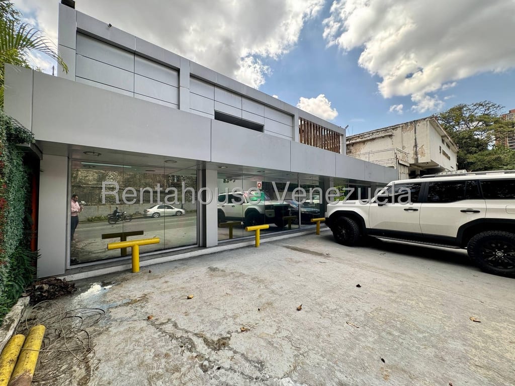 Local comercial en Chuao, Caracas - 1