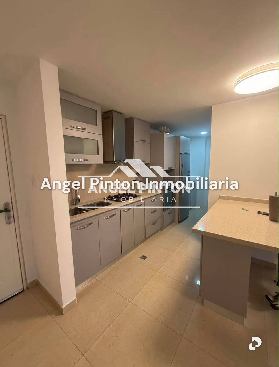 Apartamento en Avenida Fuerzas Armadas, Maracaibo – 1