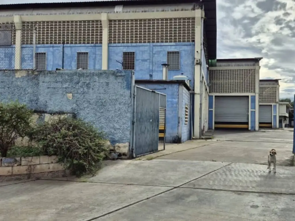 Warehouse in Antímano, Caracas - 1