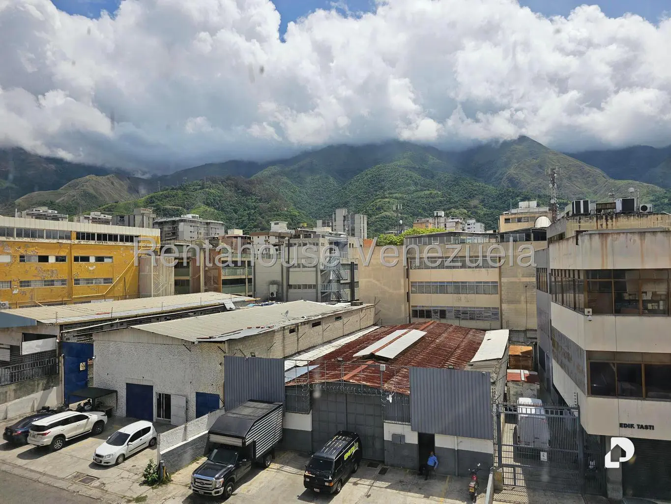 Galpón en La Urbina, Caracas – 11