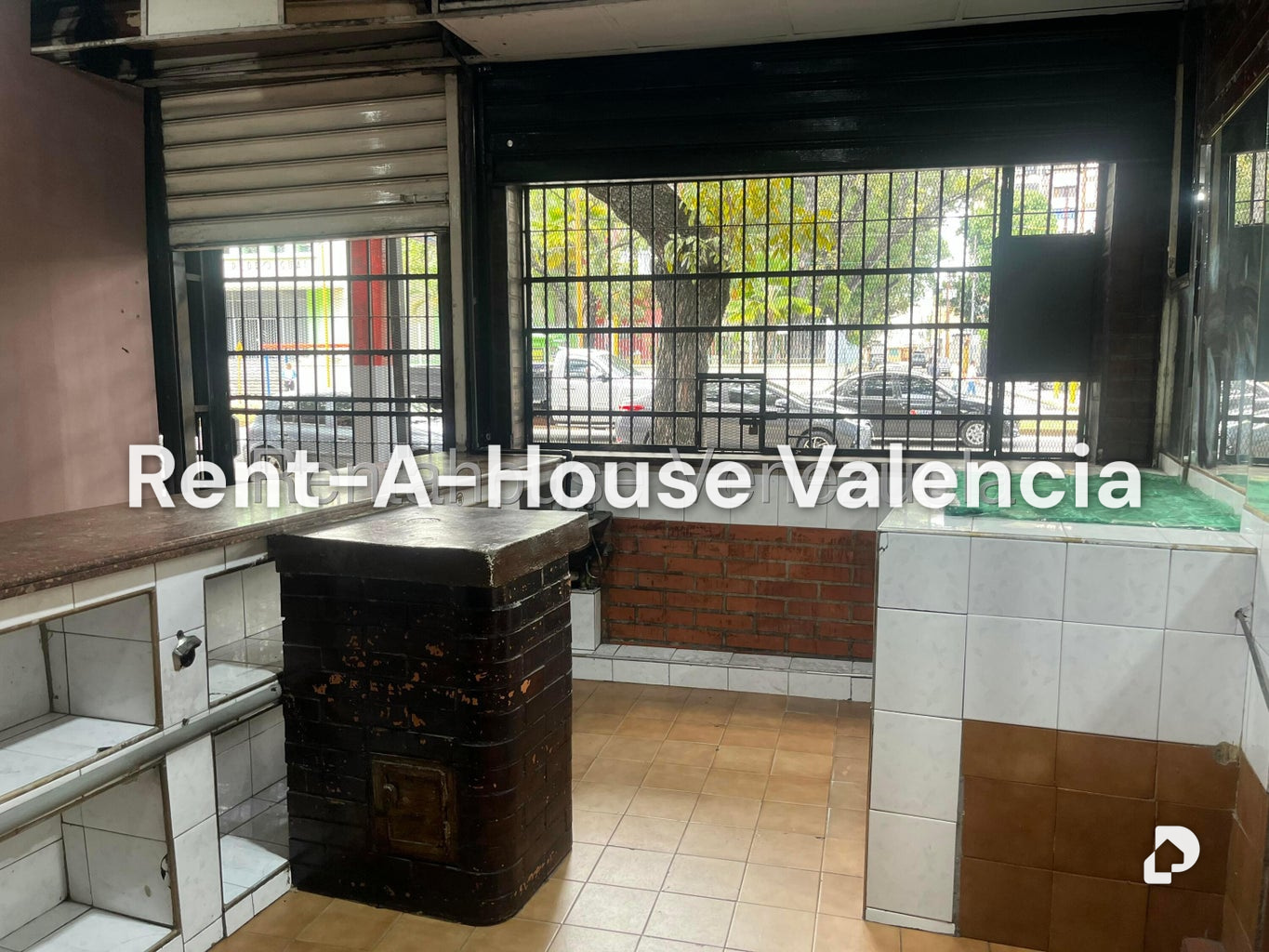 Local comercial en Avenida Bolivar Norte, Valencia – 13
