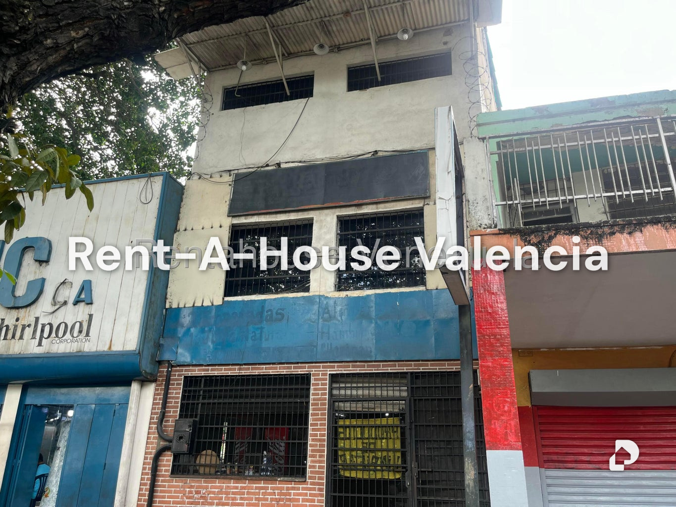 Local comercial en Avenida Bolivar Norte, Valencia – 1