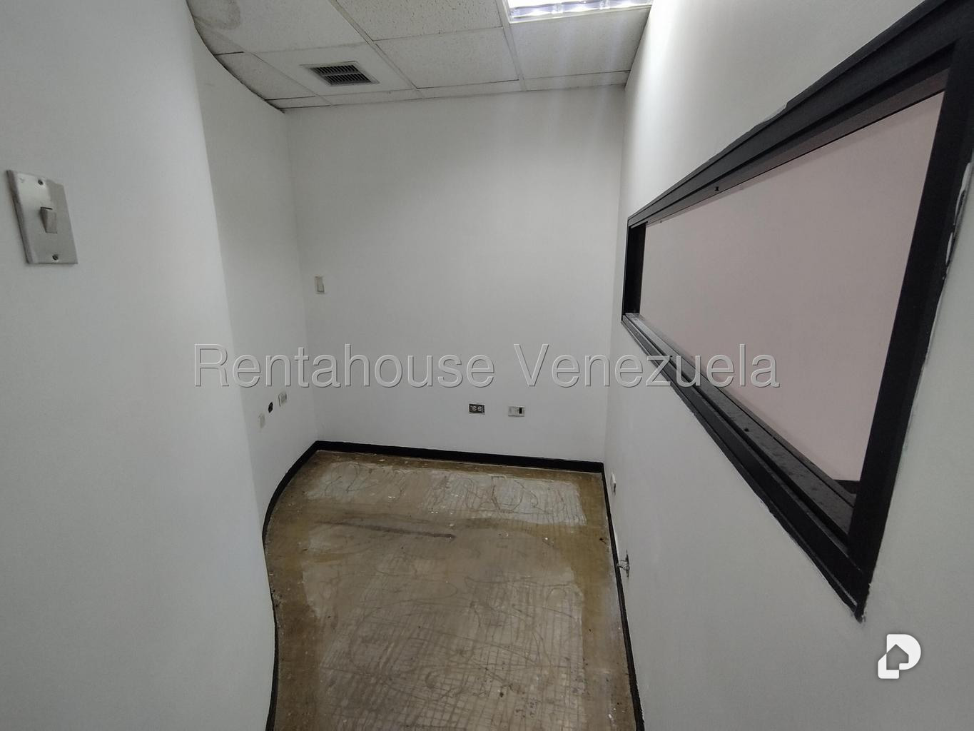 Oficina en Los Palos Grandes, Caracas – 7