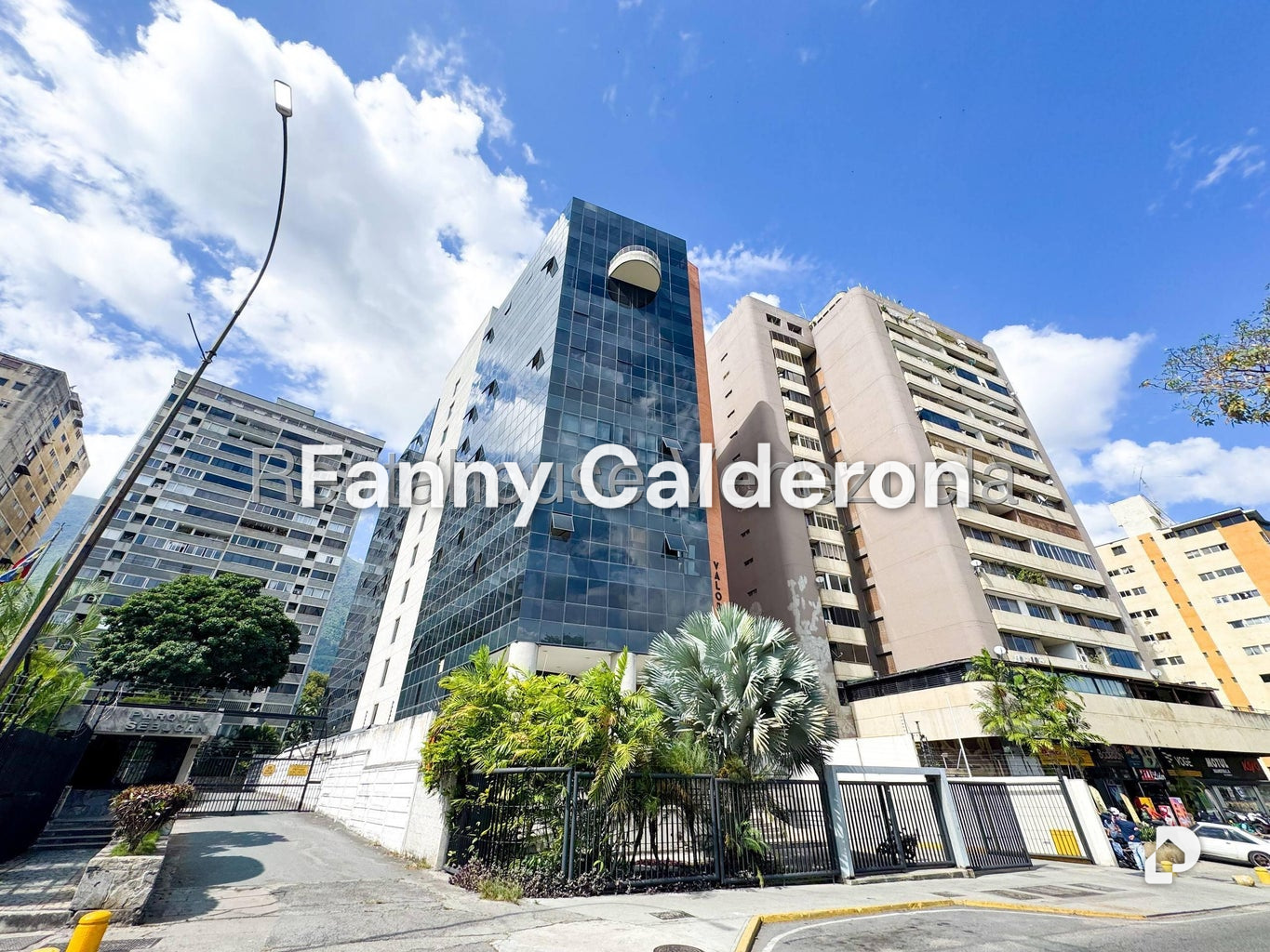 Oficina en Los Dos Caminos, Caracas – 1