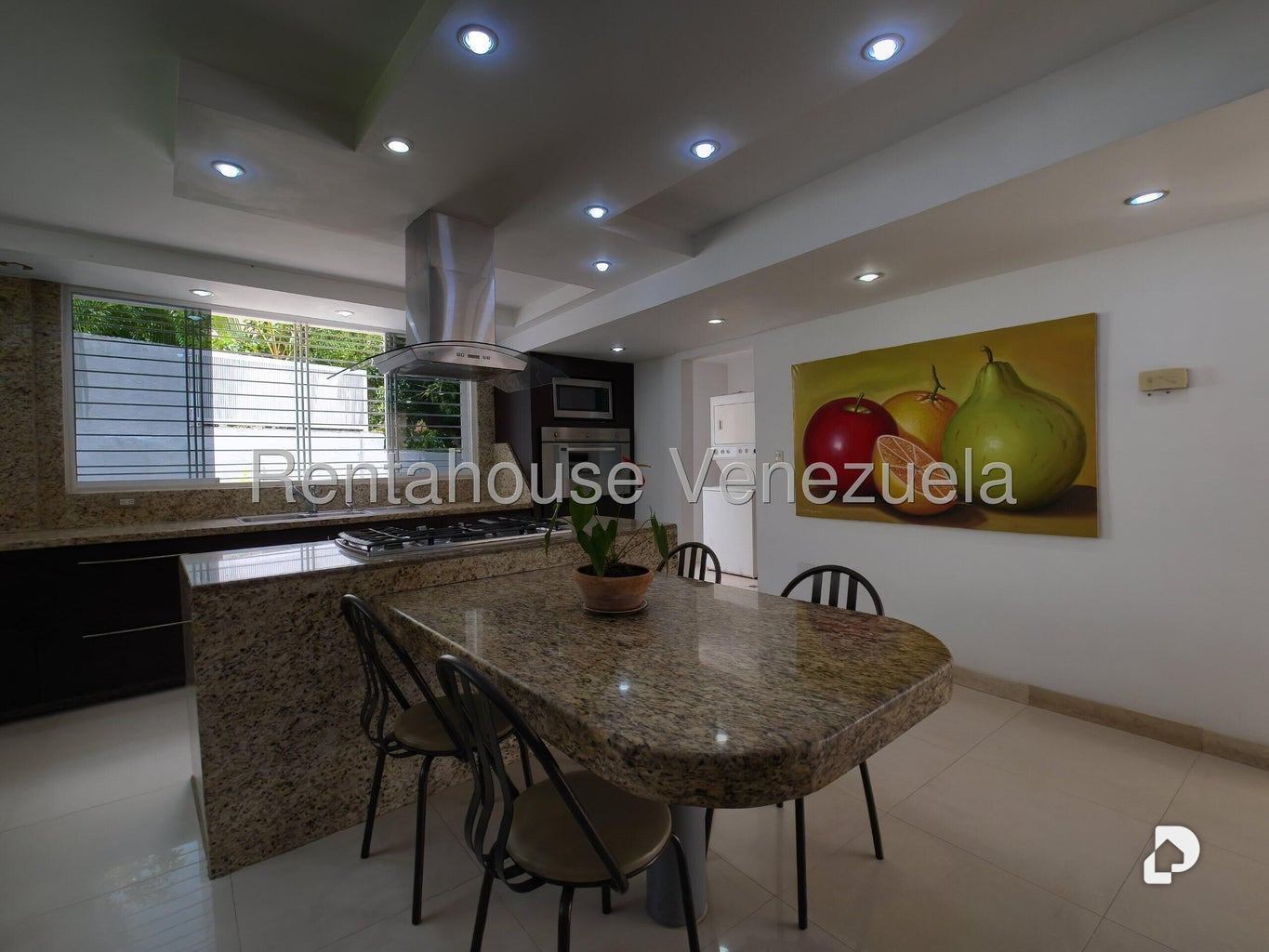 Casa en Cumbres de Curumo, Caracas – 30