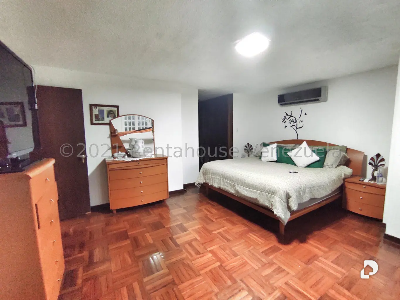 Casa en Santa Paula, Caracas – 16