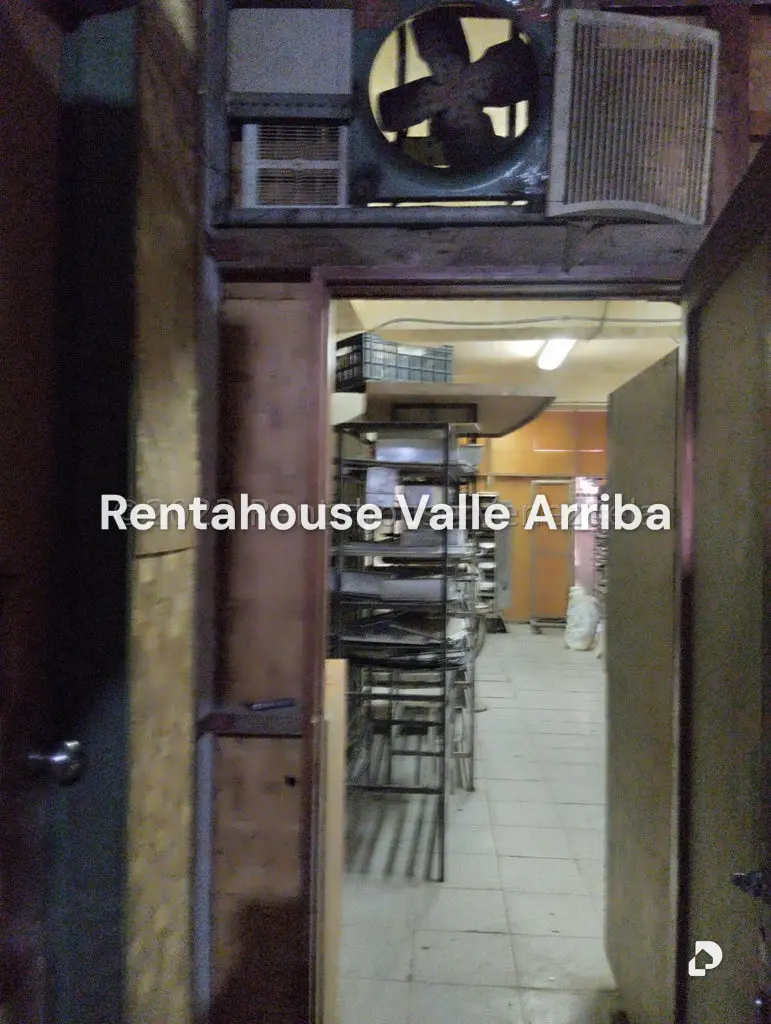 Casa en Parroquia Santa Rosalía, Caracas – 12